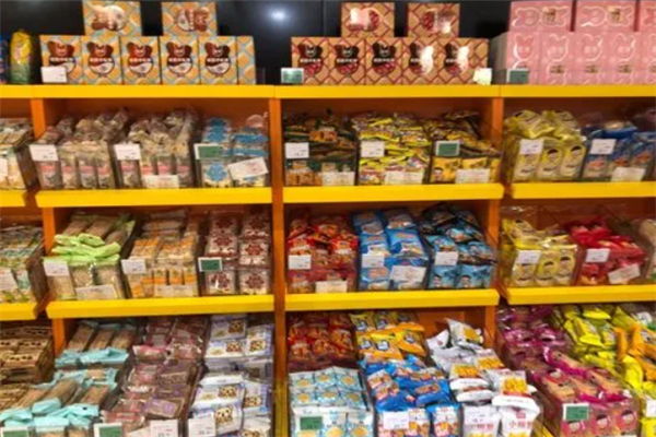 零嘴港零食加盟
